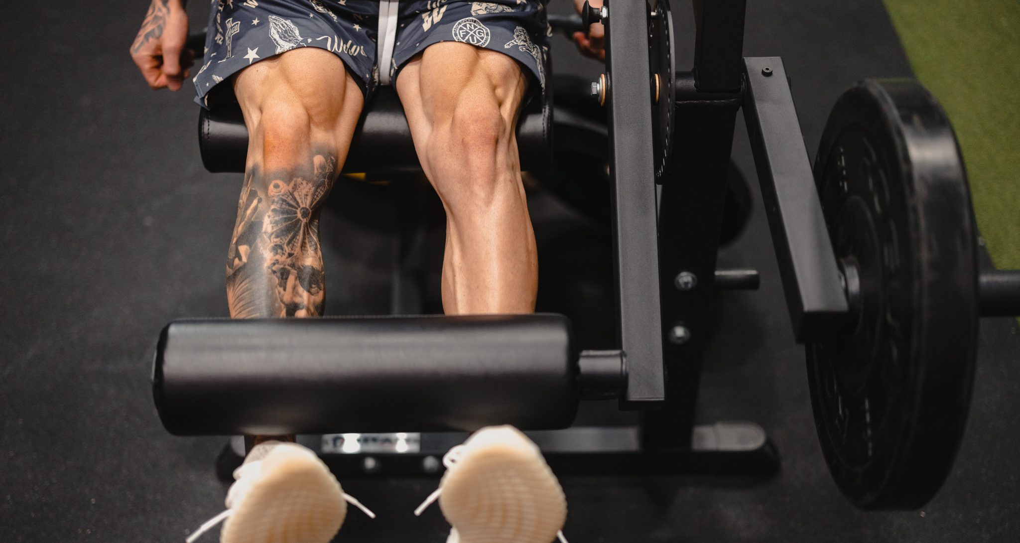 programming leg extensions and leg curls as an antagonist superset